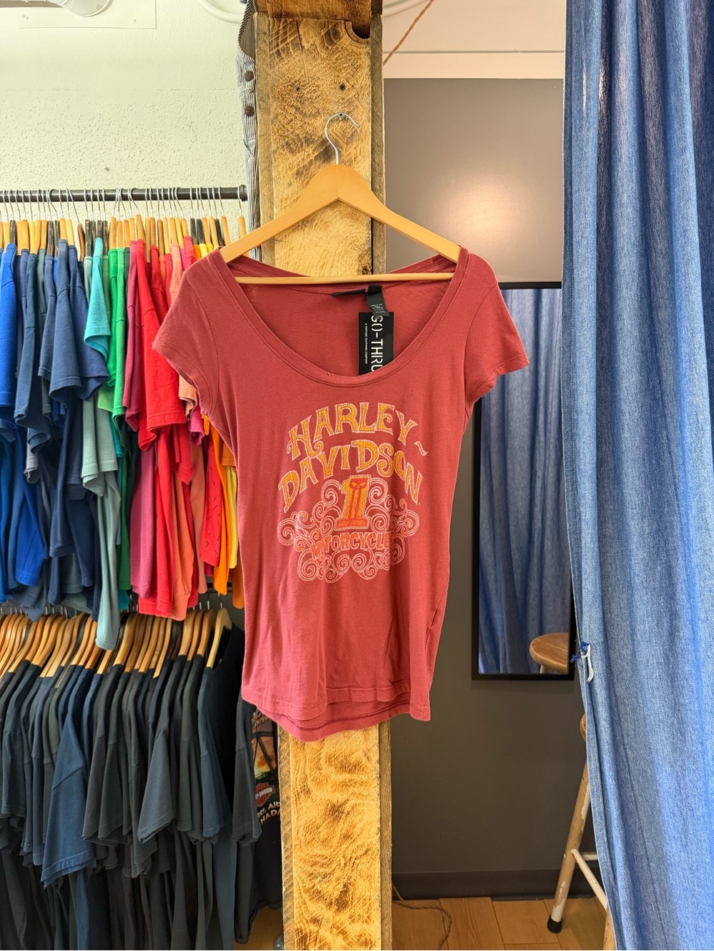 Vintage Harley-Davidson Women's Red Graphic T-shirt